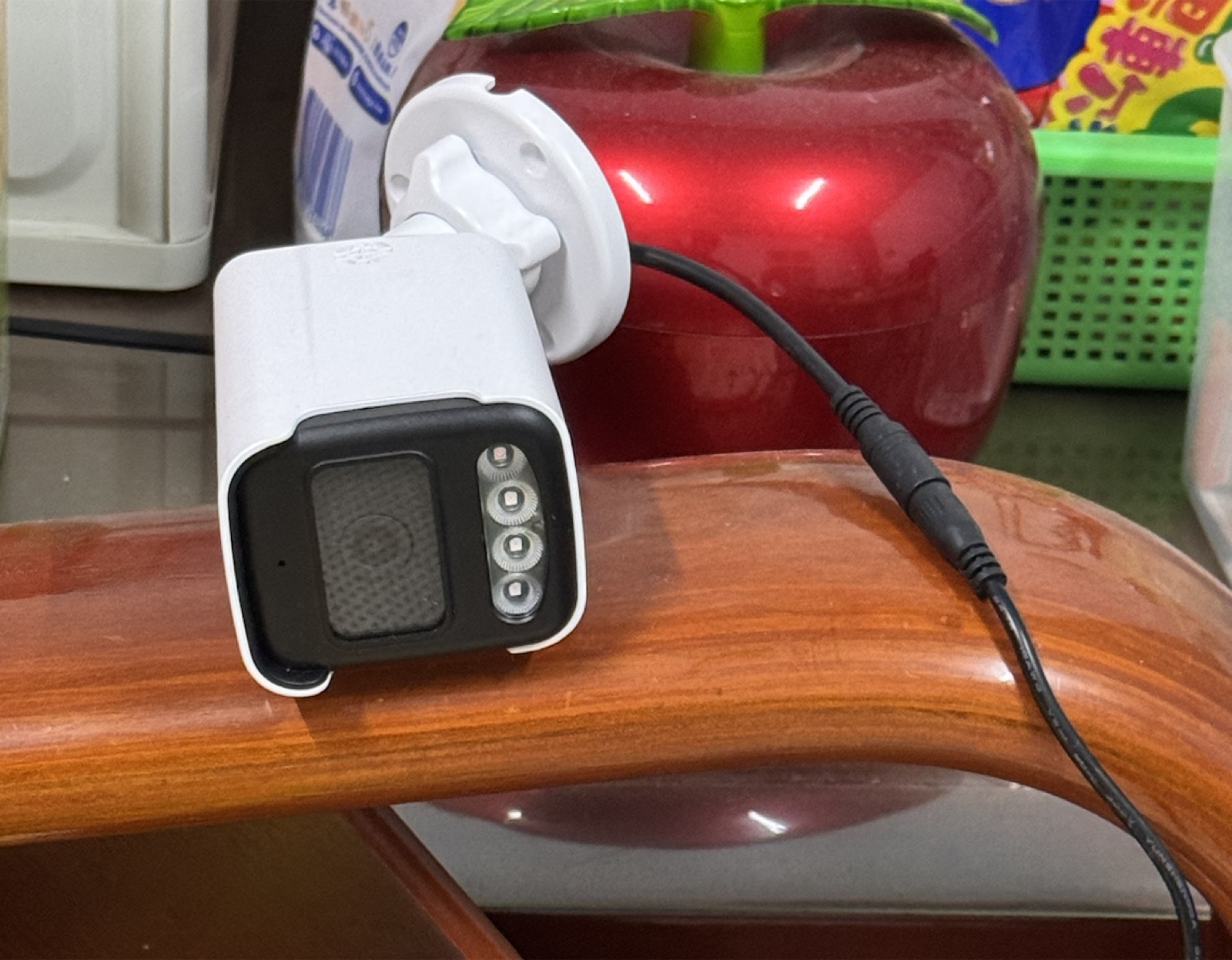 VORA AI Cam 槍型攝影機外觀